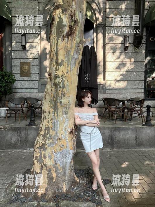 别问我今天为啥不想吃饭，488.su入口那黑料太吸引了，根本停不下来。