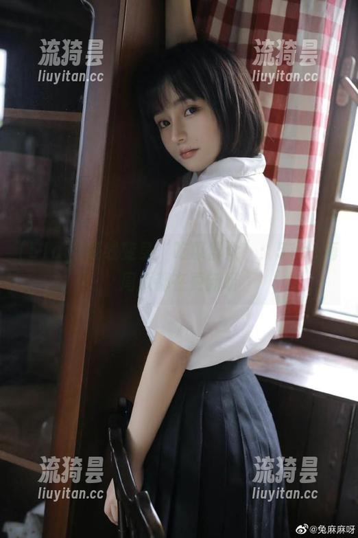 51cg 在线变身“吃瓜群众”:51cg每周瓜都在更新呀