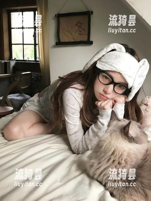 下载51吃瓜苹果版，偶尔让苹果里也飘一丝新鲜的八卦味道！