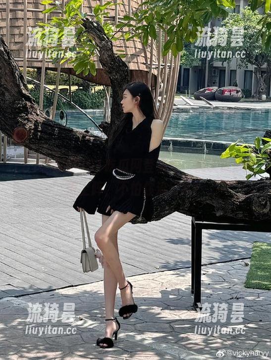 51吃瓜网 51吃瓜网登录后,黑料大瓜轮流上阵,不怕你流口水!