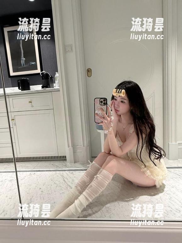 51热门app新鲜出炉的吃瓜，今天有点涩，有点甜