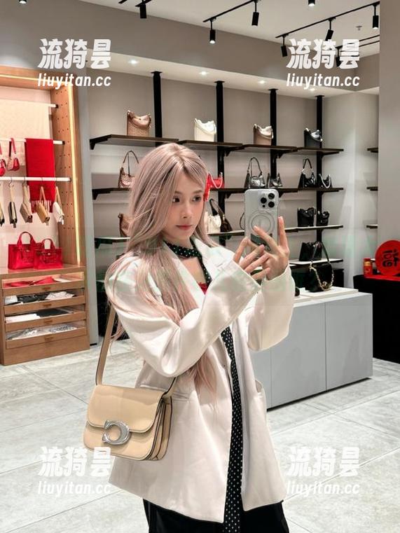“911吃瓜”网页上，难道大家都在为那件事儿热泪盈眶？