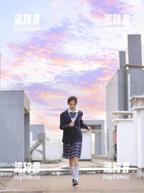 91hl 走进“91hl”导航,仿佛进入了一个狂欢的胡同,太好玩了。