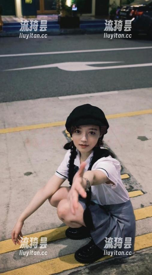 998.su的传送门那么诱人，感觉像是进入了八卦的魔法世界。