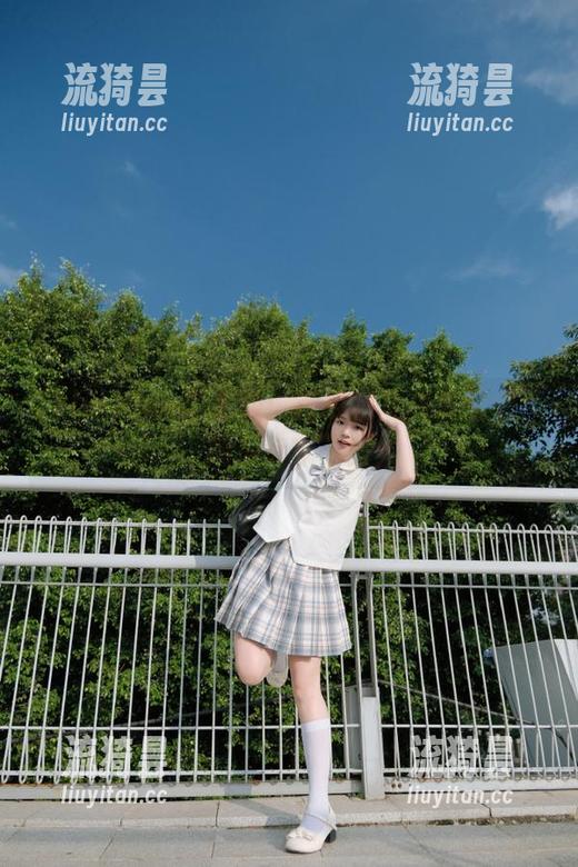 hlw hlw苹果版:在瓜田里我就是个“摘瓜专家”!