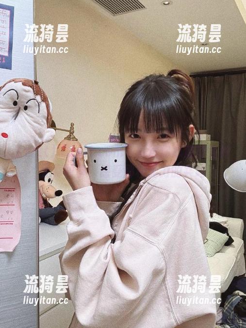 “zztt.com”直达你心底的各种无聊故事，感受那种无力的共鸣