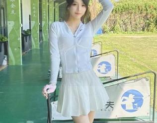 滑进zztt49首页，感觉现实的逻辑都被扔掉了。