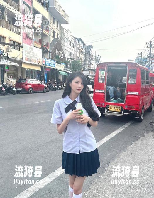 五一吃瓜 看五一吃瓜官网网页版的视频像在望穿秋水,啥话题都能聊起来。