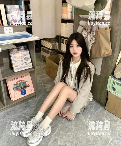 今天一打开五一吃瓜网，那免费内容怎么让人欲罢不能，真不想退出了！