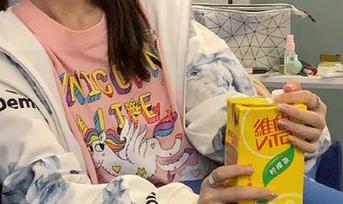 怎么“五一吃瓜网”首页的评论区总能出各种神操作？