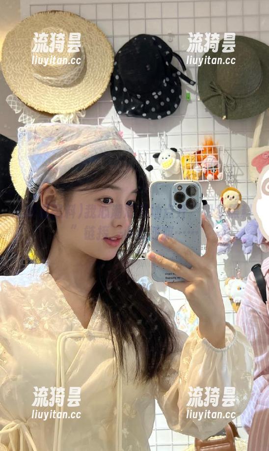 我心潮澎湃地点开“明星黑料”链接，小心脏嘛……