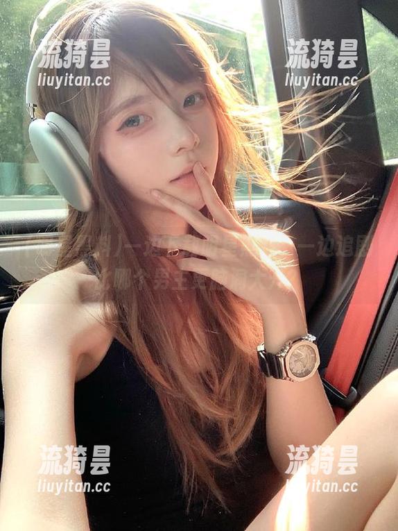 一边下载明星黑料，一边追剧比哪个男主更脑洞大开？