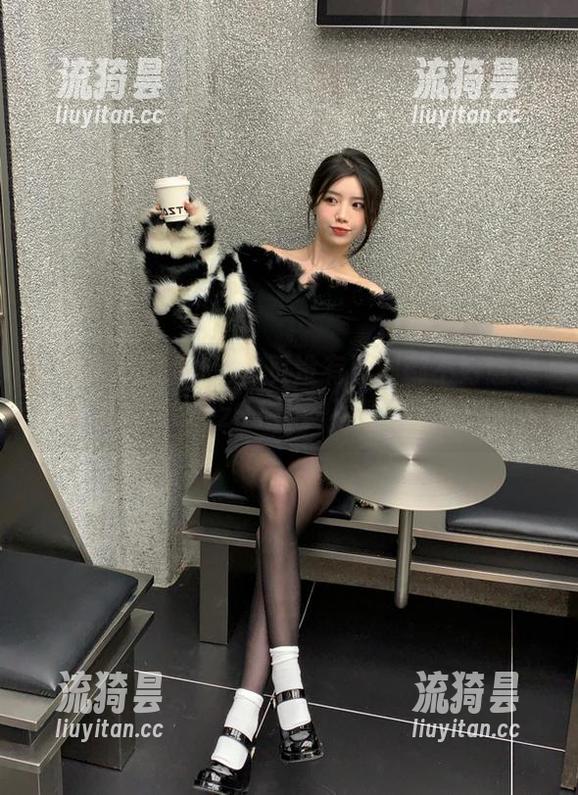 黑料不打烊 这首页没有黑料都不好意思说是“tttzzz01黑料不打烊”了吧。