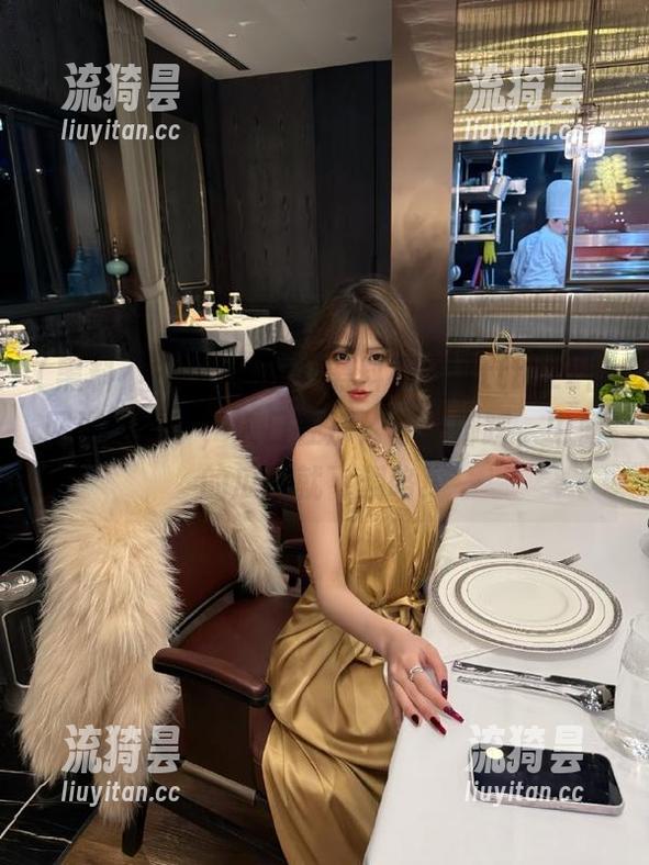 黑料不打烊 唷哦,黑料不打烊tttzzz官网要开门了,入口在那!你一脚踩,中间的瓜可就飞翔咯!