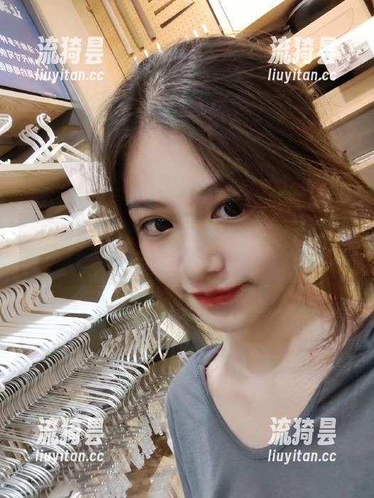 金色阳光下，万里长征黑料不打烊的资源像潮水般涌来
