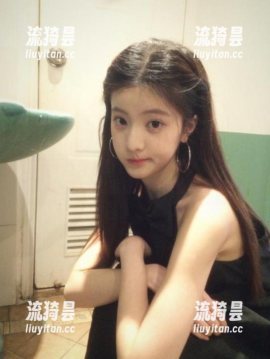 黑料不打烊 黑料不打烊更新:阳光总在风雨后,怎么就让人不想背过身呢?
