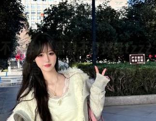 “黑料不打烊tttzzz”网址，真是草木皆兵，瞎点一下总能有收获。