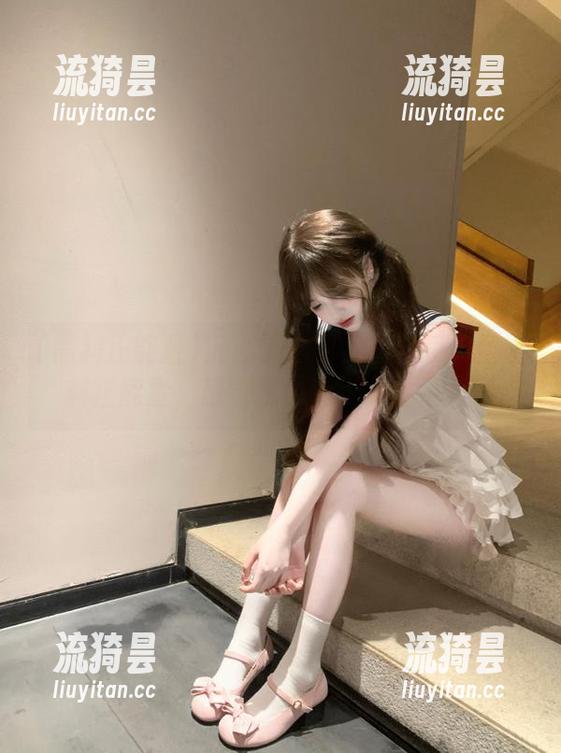 沉迷于这网页的万篇长征黑料正能量，感觉我也变得负重量级了