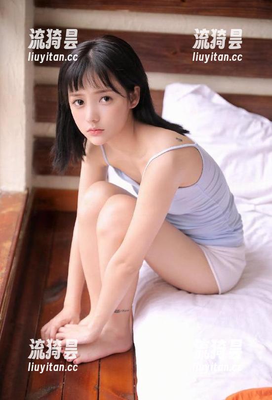 黑料网：满含八卦的首页，现在也成了无眠夜的香饽饽