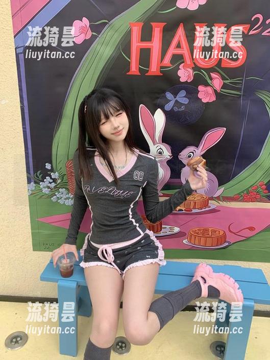 黑瓜吃料网站：吃瓜不停，原来我的嘴巴是个无底洞！